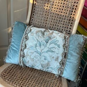 J. Queen NY Decorative Plush Pillow